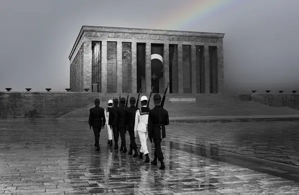 Anitkabir, Türkiye Cumhuriyeti 'nin kurucusu Mustafa Kemal Atatürk' ün mozolesidir. Anitkabir, Türk halkının sık sık ziyaret ettiği tarihi yerlerden biri..