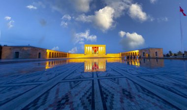Anitkabir, Türkiye Cumhuriyeti 'nin kurucusu Mustafa Kemal Atatürk' ün mozolesidir. Anitkabir, Türk halkının sık sık ziyaret ettiği tarihi yerlerden biri..