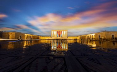 Anitkabir, Türkiye Cumhuriyeti 'nin kurucusu Mustafa Kemal Atatürk' ün mozolesidir. Anitkabir, Türk halkının sık sık ziyaret ettiği tarihi yerlerden biri..