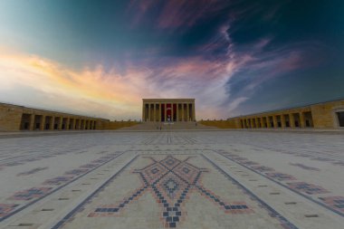 Anitkabir, Türkiye Cumhuriyeti 'nin kurucusu Mustafa Kemal Atatürk' ün mozolesidir. Anitkabir, Türk halkının sık sık ziyaret ettiği tarihi yerlerden biri..