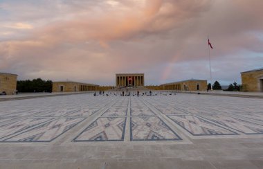 Anitkabir, Türkiye Cumhuriyeti 'nin kurucusu Mustafa Kemal Atatürk' ün mozolesidir. Anitkabir, Türk halkının sık sık ziyaret ettiği tarihi yerlerden biri..