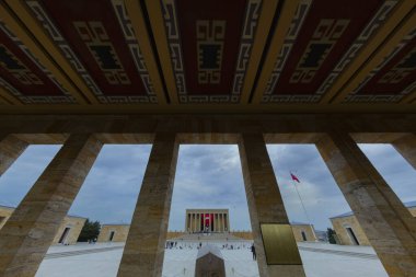 Anitkabir, Türkiye Cumhuriyeti 'nin kurucusu Mustafa Kemal Atatürk' ün mozolesidir. Anitkabir, Türk halkının sık sık ziyaret ettiği tarihi yerlerden biri..