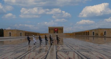 Anitkabir, Türkiye Cumhuriyeti 'nin kurucusu Mustafa Kemal Atatürk' ün mozolesidir. Anitkabir, Türk halkının sık sık ziyaret ettiği tarihi yerlerden biri..