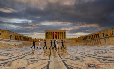 Anitkabir, Türkiye Cumhuriyeti 'nin kurucusu Mustafa Kemal Atatürk' ün mozolesidir. Anitkabir, Türk halkının sık sık ziyaret ettiği tarihi yerlerden biri..