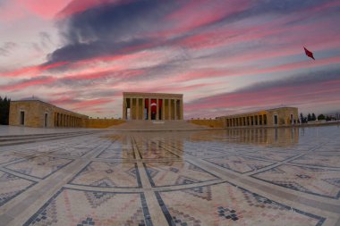 Anitkabir, Türkiye Cumhuriyeti 'nin kurucusu Mustafa Kemal Atatürk' ün mozolesidir. Anitkabir, Türk halkının sık sık ziyaret ettiği tarihi yerlerden biri..