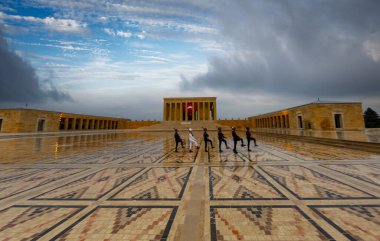 Anitkabir, Türkiye Cumhuriyeti 'nin kurucusu Mustafa Kemal Atatürk' ün mozolesidir. Anitkabir, Türk halkının sık sık ziyaret ettiği tarihi yerlerden biri..