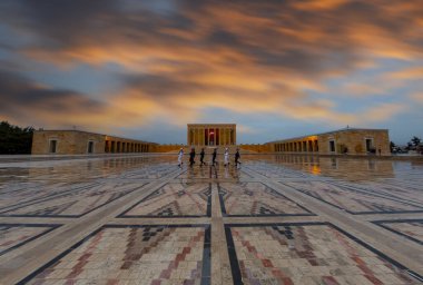 Anitkabir, Türkiye Cumhuriyeti 'nin kurucusu Mustafa Kemal Atatürk' ün mozolesidir. Anitkabir, Türk halkının sık sık ziyaret ettiği tarihi yerlerden biri..