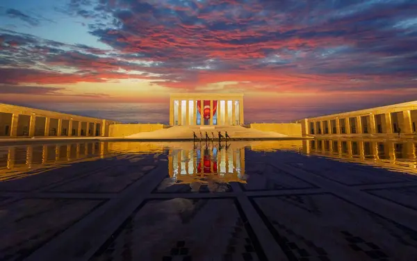 Anitkabir, Türkiye Cumhuriyeti 'nin kurucusu Mustafa Kemal Atatürk' ün mozolesidir. Anitkabir, Türk halkının sık sık ziyaret ettiği tarihi yerlerden biri..