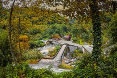 Arhavi / Artvin Türkiye 'de çift kemer köprüsü (cifte kemer kopru)