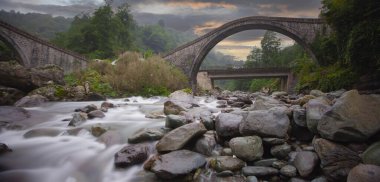 Arhavi / Artvin Türkiye 'de çift kemer köprüsü (cifte kemer kopru)