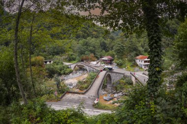 Arhavi / Artvin Türkiye 'de çift kemer köprüsü (cifte kemer kopru)