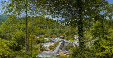 Arhavi / Artvin Türkiye 'de çift kemer köprüsü (cifte kemer kopru)