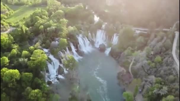 ボスニア ヘルツェゴビナのクラヴィツェ滝 自然旅行の背景 — ストック動画