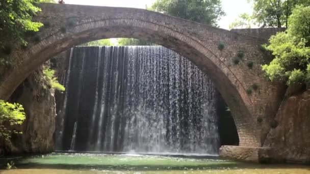 Old Stone Arched Bridge Two Waterfalls Palaiokaria Trikala Prefecture Thessaly — Stockvideo
