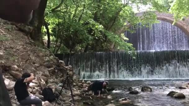 Old Stone Arched Bridge Two Waterfalls Palaiokaria Trikala Prefecture Thessaly — Vídeo de Stock