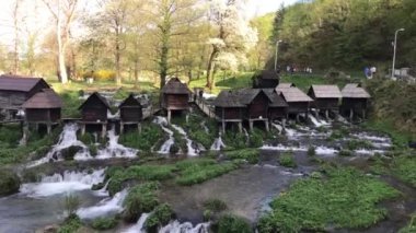 Bosna-Hersek 'in tarihi Jajce kasabası, muhteşem Pliva şelalesiyle ünlü