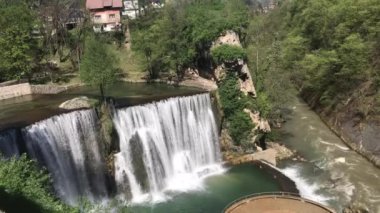 Bosna-Hersek 'in tarihi Jajce kasabası, muhteşem Pliva şelalesiyle ünlü