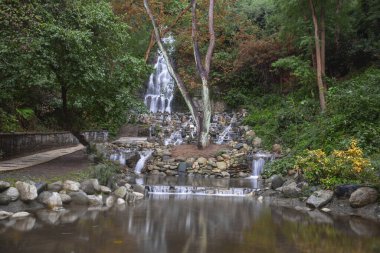 Göllü ve kafeli Yıldız Parkı 'nın panoramik manzarası