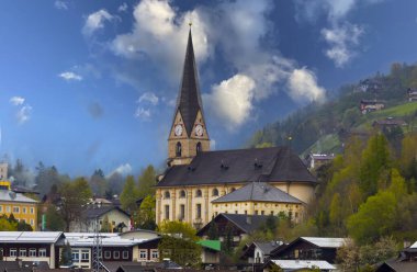Avusturya 'nın Tyrol ili Paznaun Vadisi' nde yer alan Ischgl kasabası..