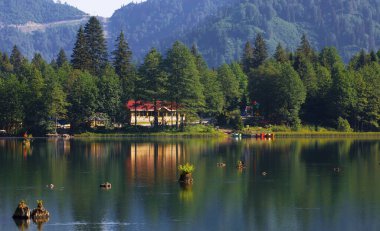 Borcka Kara Gölü Artvin şehrindedir..
