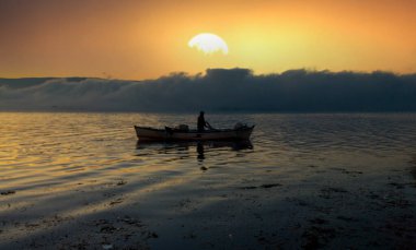 Arka planda Beysehir Gölü ve Dedegol Dağı, Konya