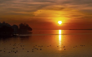 Arka planda Beysehir Gölü ve Dedegol Dağı, Konya