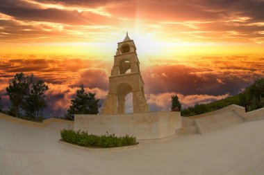 Bu şehitlik, Kanakkale savaşlarında binlerce şehit ve yaralanan 57. Alay 'ın anısına inşa edildi..