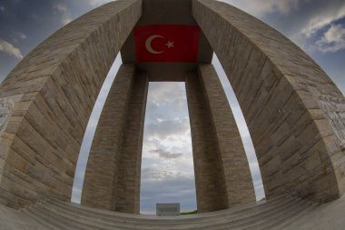 Çanakkale Şehitleri Anma askeri mezarlıktır Gelibolu'da savaş katılan Türk askerleri hakkında hizmet anısına bir savaş anıtı.