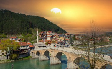 Konjiç Neretva Nehri üzerindeki Eski Köprü - Konjiç, Bosna-Hersek, Avrupa