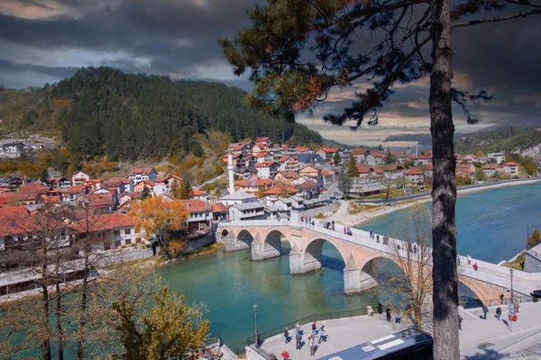 Konjiç Neretva Nehri üzerindeki Eski Köprü - Konjiç, Bosna-Hersek, Avrupa