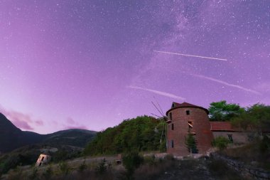 Yıldızlara Açılan Kübik Gölü Goynuk, Bolu, Türkiye