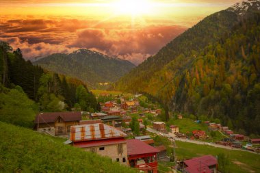 Camlihemsin 'deki Ayder Platosu, Rize. Ünlü bir turist mekanı. Karadeniz ve Türkiye 'de Ayder Platosu.