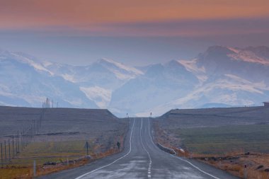 Aladaglar ve Demirkazik zirvesi, Taurus Dağları 'nın en yüksek noktası.