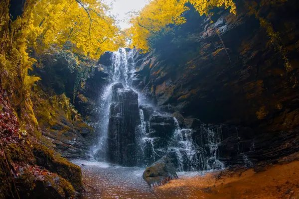 Şelale. Dagpinar, Bursa, Türkiye.