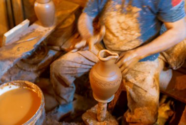 Çömlek fabrikası ve çömlek ustaları