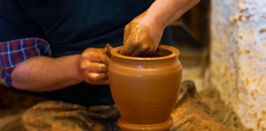 Çömlek fabrikası ve çömlek ustaları