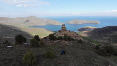 Van Gölü, Türkiye Altınsaç kilise kalıntıları