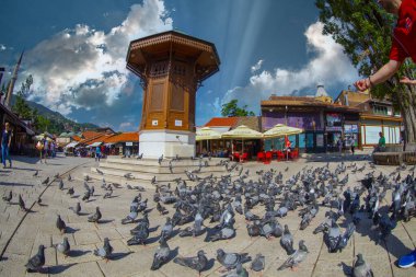  Bascarsija, Saraybosna 'nın eski çarşısı ve 15. yüzyılda Isa Beg Ishakoviç' in şehri kurduğu tarihi kent..