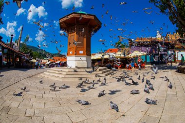  Bascarsija, Saraybosna 'nın eski çarşısı ve 15. yüzyılda Isa Beg Ishakoviç' in şehri kurduğu tarihi kent..