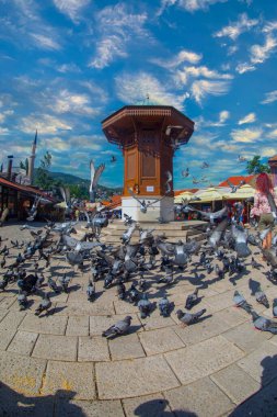  Bascarsija, Saraybosna 'nın eski çarşısı ve 15. yüzyılda Isa Beg Ishakoviç' in şehri kurduğu tarihi kent..