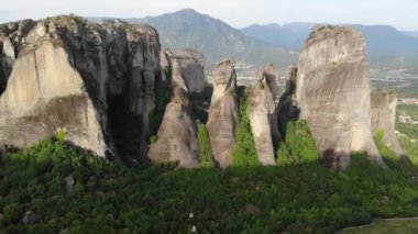Yunanistan 'ın Meteora kentinin panoramik görünümü