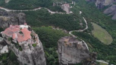 Yunanistan 'ın Meteora kentinin panoramik görünümü