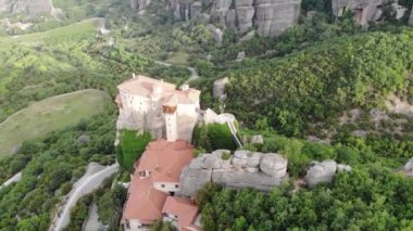 Yunanistan 'ın Meteora kentinin panoramik görünümü