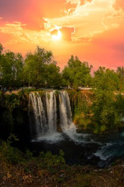 Antalya Dden şelalesinin olağanüstü doğa manzarası