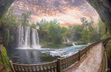 Antalya Dden şelalesinin olağanüstü doğa manzarası
