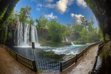 Antalya Dden şelalesinin olağanüstü doğa manzarası