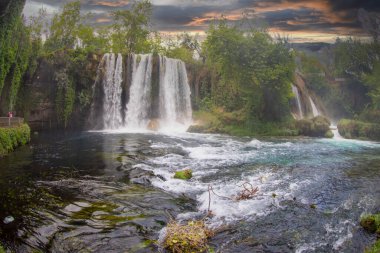 Antalya Dden şelalesinin olağanüstü doğa manzarası