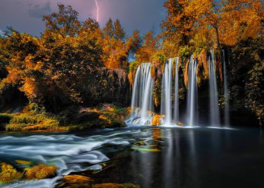 Antalya Dden şelalesinin olağanüstü doğa manzarası