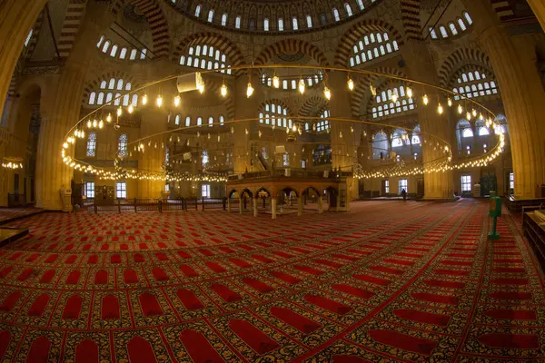 Selimiye Camii, Mimar Sinan tarafından 1575 yılında yaptırılmıştır. Edirne