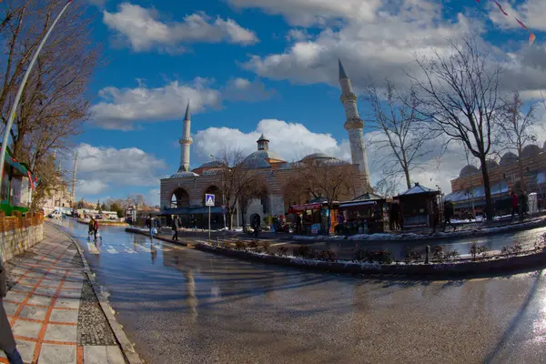 eski cami (Türkçe: eski camii) edirne, Türkiye'de 15 yüzyılın başlarında Osmanlı camidir.